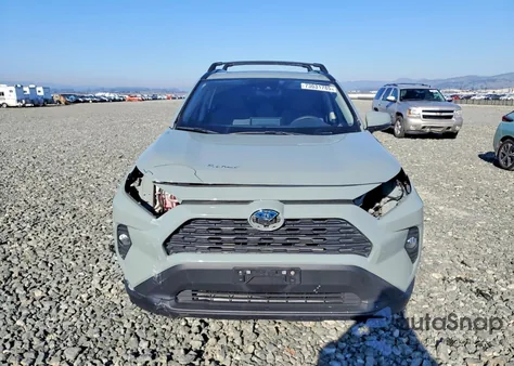 2020 Toyota Rav4 Xle из США, поврежденный, VIN JTMRWRFV7LD071870